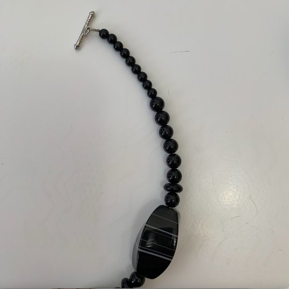 Unusual Black Onyx Necklace and Earrings - Picture 8 of 11